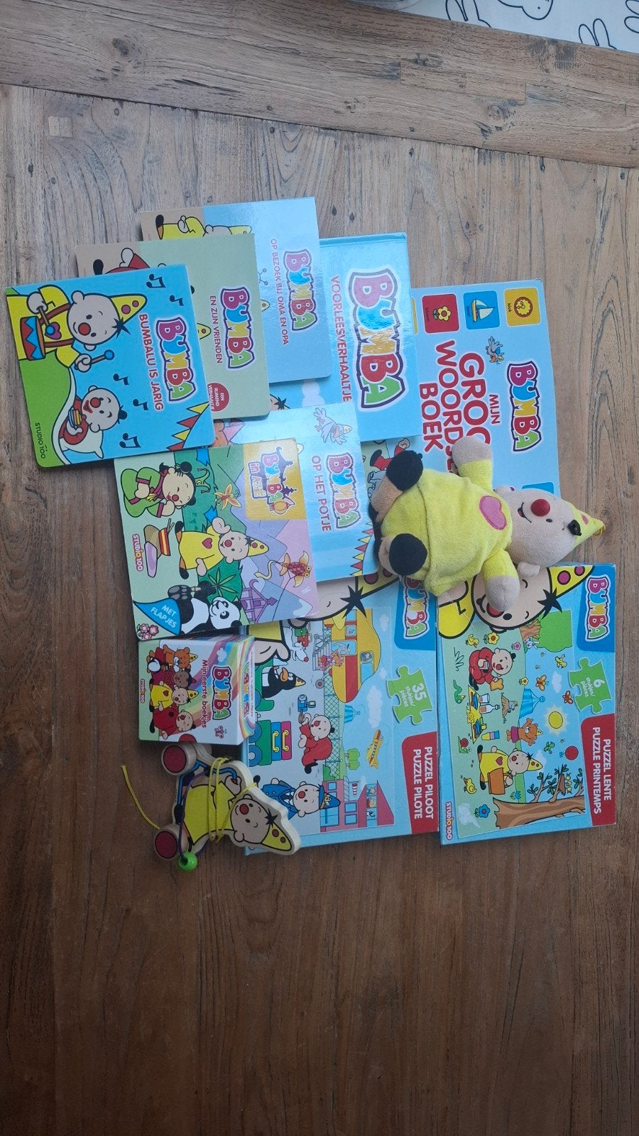 Grote Bumba speelgoed en boeken set, Kinderen en Baby's, Speelgoed | Kinderpuzzels, Zo goed als nieuw, 6 maanden tot 2 jaar, 10 tot 50 stukjes
