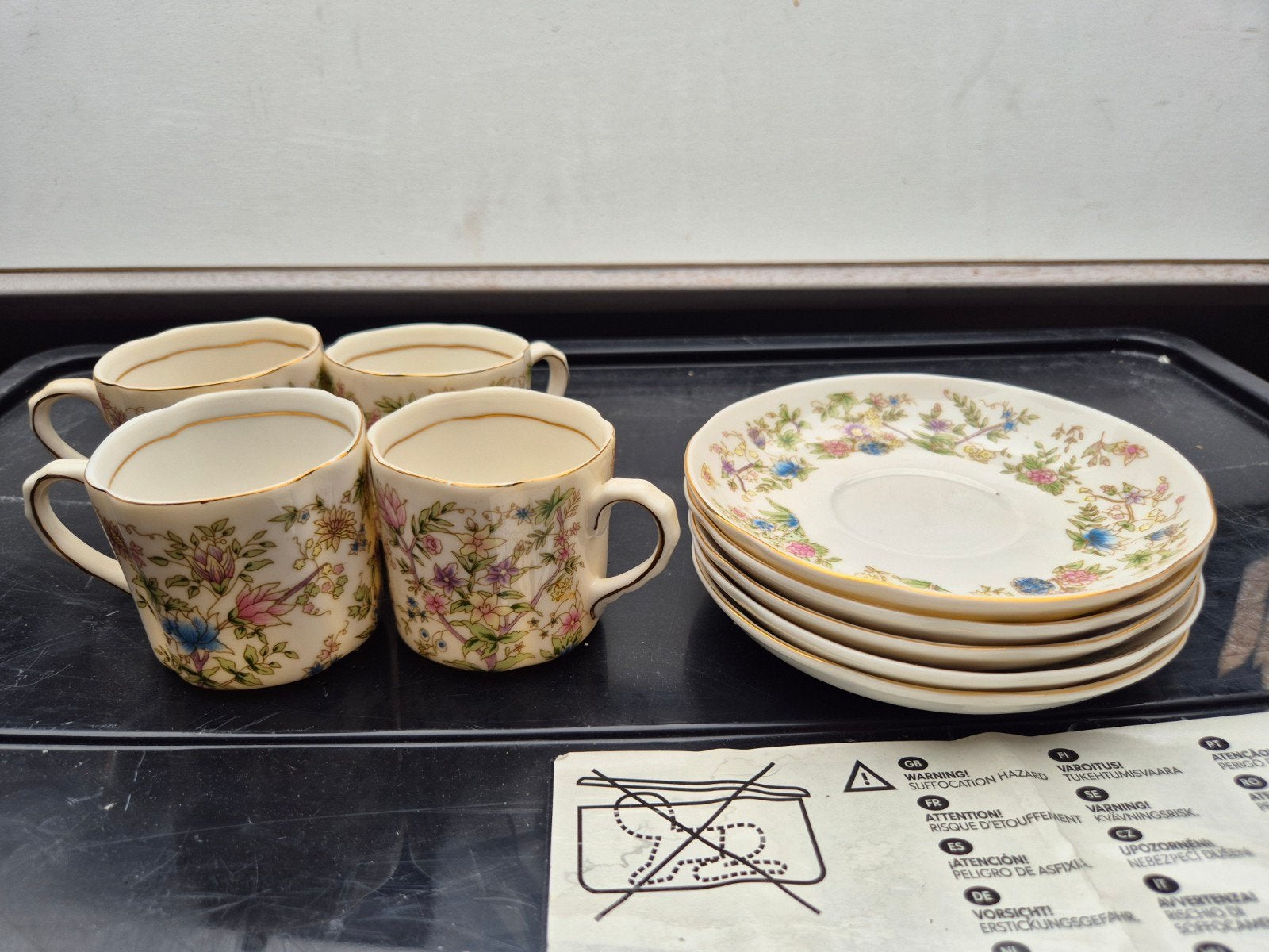 butterfly servies, Ophalen
