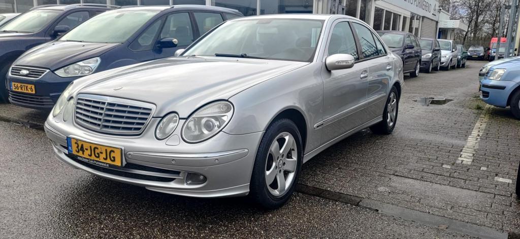 Mercedes-Benz E-klasse 240 Avantgarde, Automaat, Achterwielaandrijving, Gebruikt, Zwart
