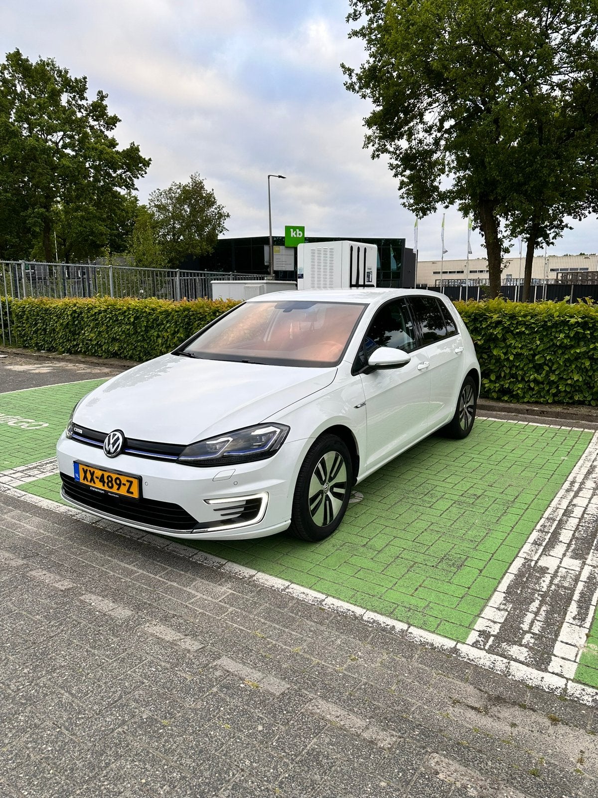 Volkswagen Golf E-golf Elektromotor 136pk 5D Aut. 2019 Wit, Auto's, 136 pk, 35 kWh, Wit, Elektrisch