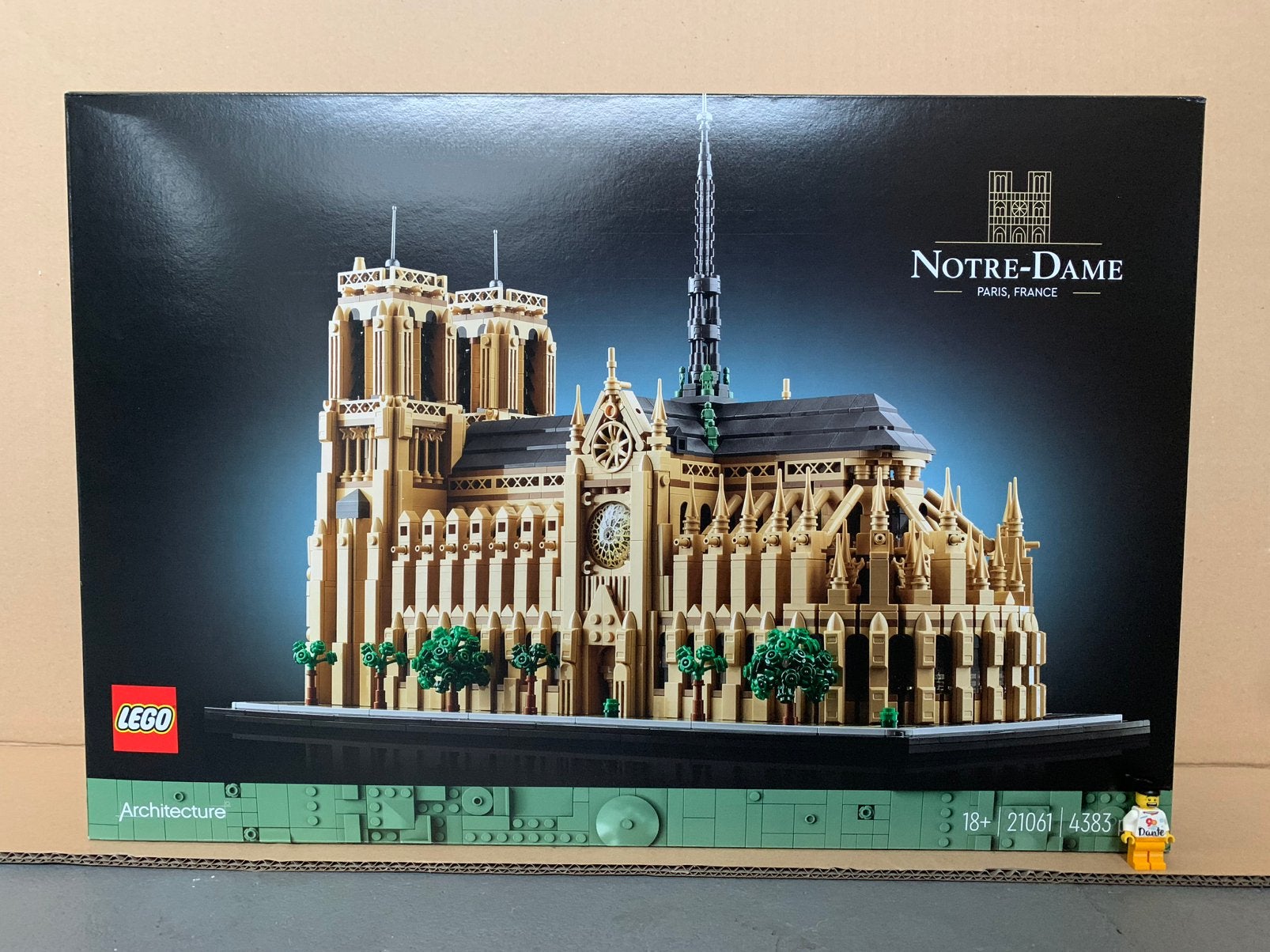 Lego set 21061 notre - dame van parijs, Kinderen en Baby's, Speelgoed | Duplo en Lego, Lego, Nieuw, Architecture, Ophalen of Verzenden
