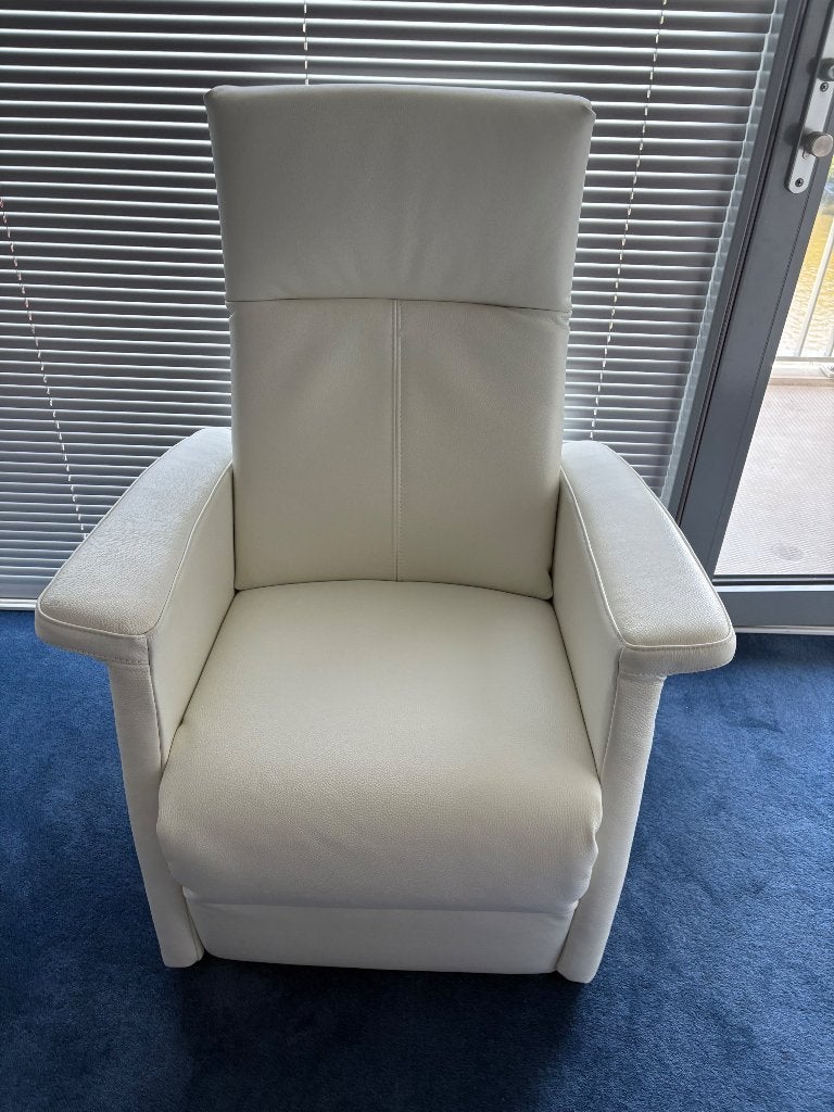 Nieuwe relax sta-op stoel wit leer 105x75x70cm, Ophalen, Nieuw, Leer, 50 tot 75 cm