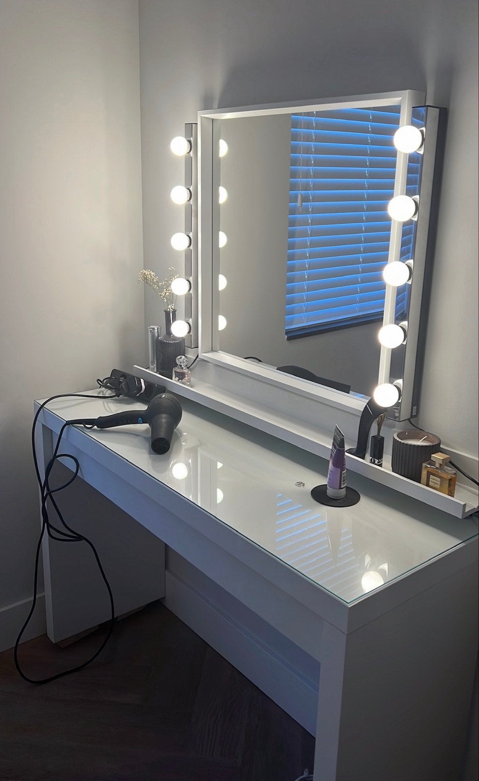 IKEA Kaptafel met spiegel en verlichting, Huis en Inrichting, Ophalen, 100 tot 150 cm, Zo goed als nieuw, Minder dan 100 cm