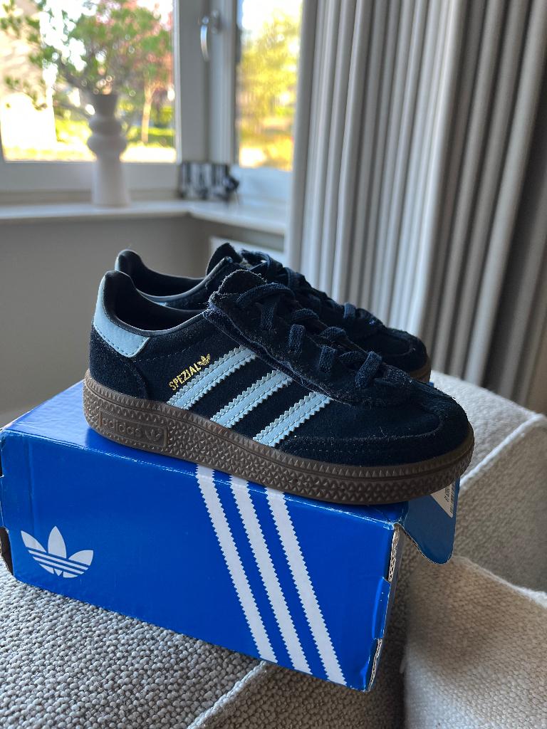 Adidas spezial maat 26, Adidas, Jongen of Meisje, Schoenen, Ophalen of Verzenden