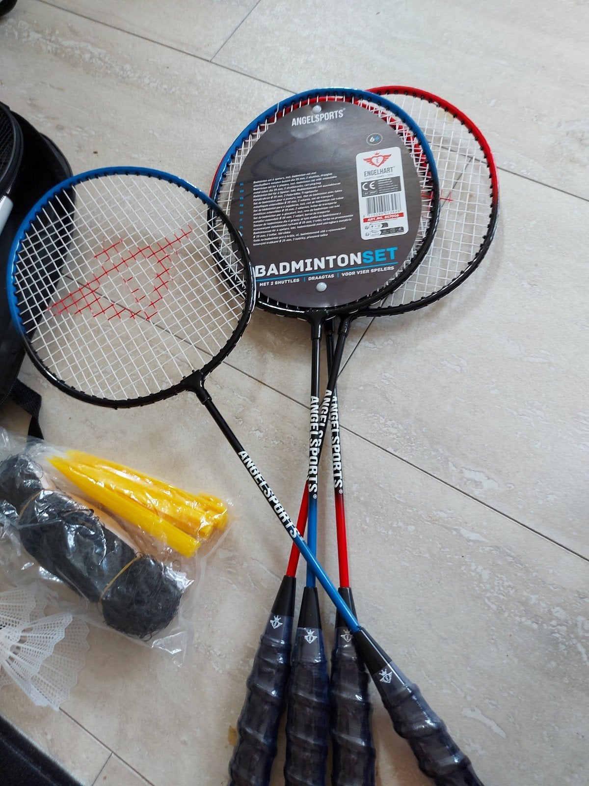 4 persoons badminton set met net nieuw, Sport en Fitness, Badminton, Ophalen of Verzenden, Nieuw, Racket(s)