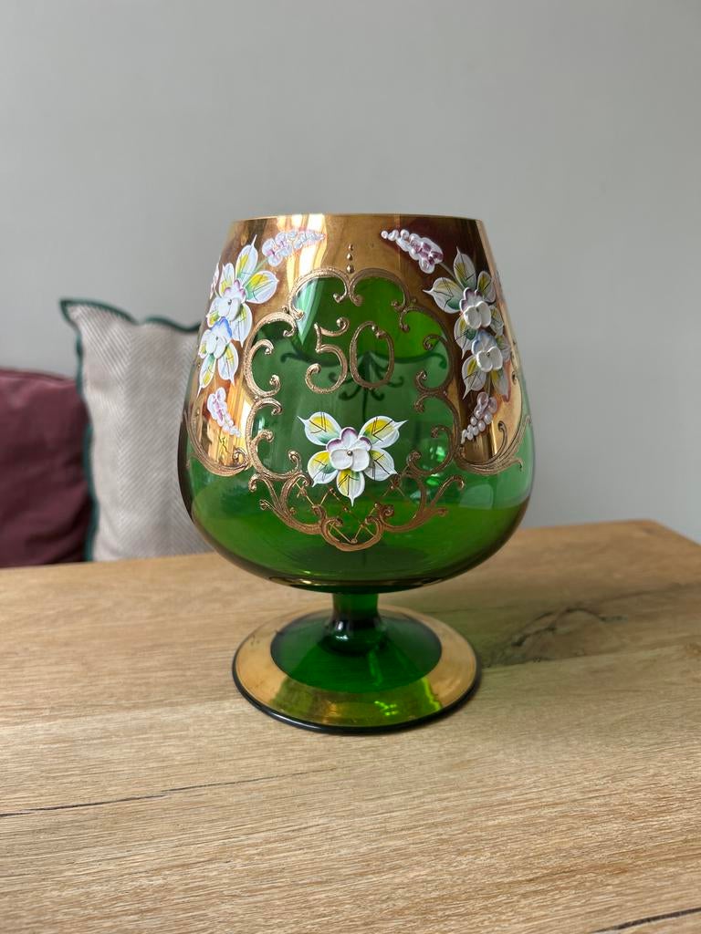 Vintage Groene Glas /vaas met Gouden en Bloemmotief, Ophalen of Verzenden