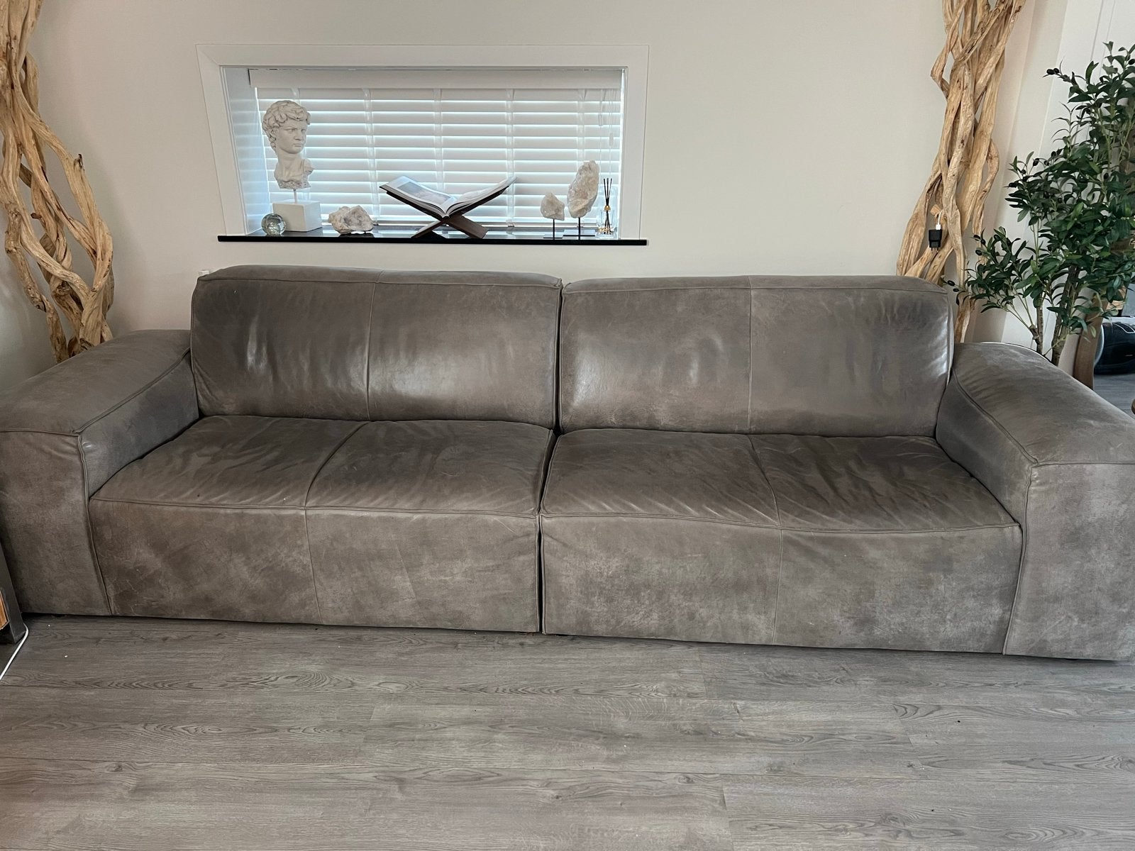 Grijze Afrikaanse Lederen 5-zitsbank - Breedte 312cm, Huis en Inrichting, Ophalen, Gebruikt, Leer