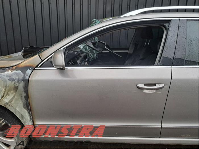 Portier 4Deurs links-voor van een Skoda Superb (Superb 08-), Auto-onderdelen, Carrosserie en Plaatwerk, Gebruikt, -, Deur, -