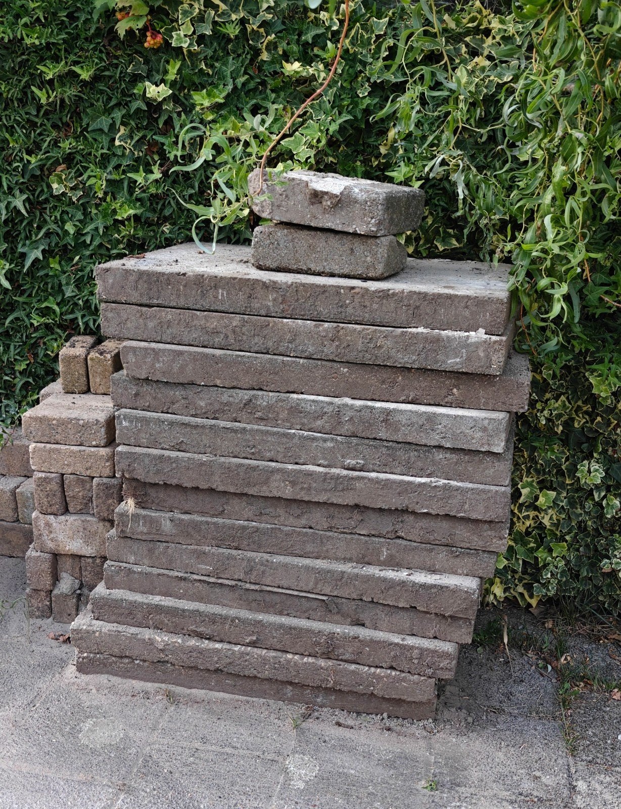 Tegels en / of  zand  af te halen, Tuin en Terras, Tegels en Klinkers, Ophalen, Gebruikt, Beton, Terrastegels