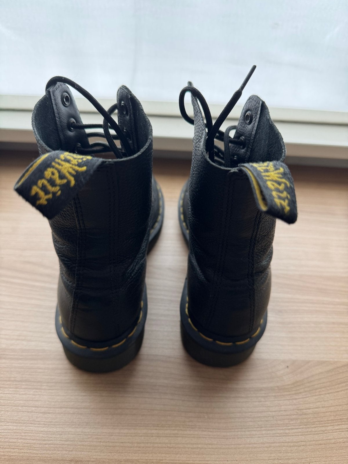 Dr. Martens 1460 Pascal Virginia Leer Zwart Maat 38, Kleding | Dames, Ophalen of Verzenden, Zo goed als nieuw, Zwart, Lage of Enkellaarzen
