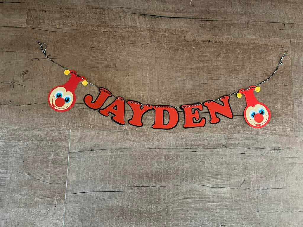 Slinger jokie met naam, Hobby en Vrije tijd, Feestartikelen, Ophalen of Verzenden, Nieuw, Versiering