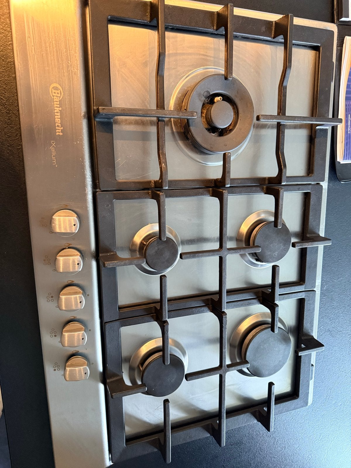 Foto 13 van Moderne U-keuken met inbouwapparatuur
