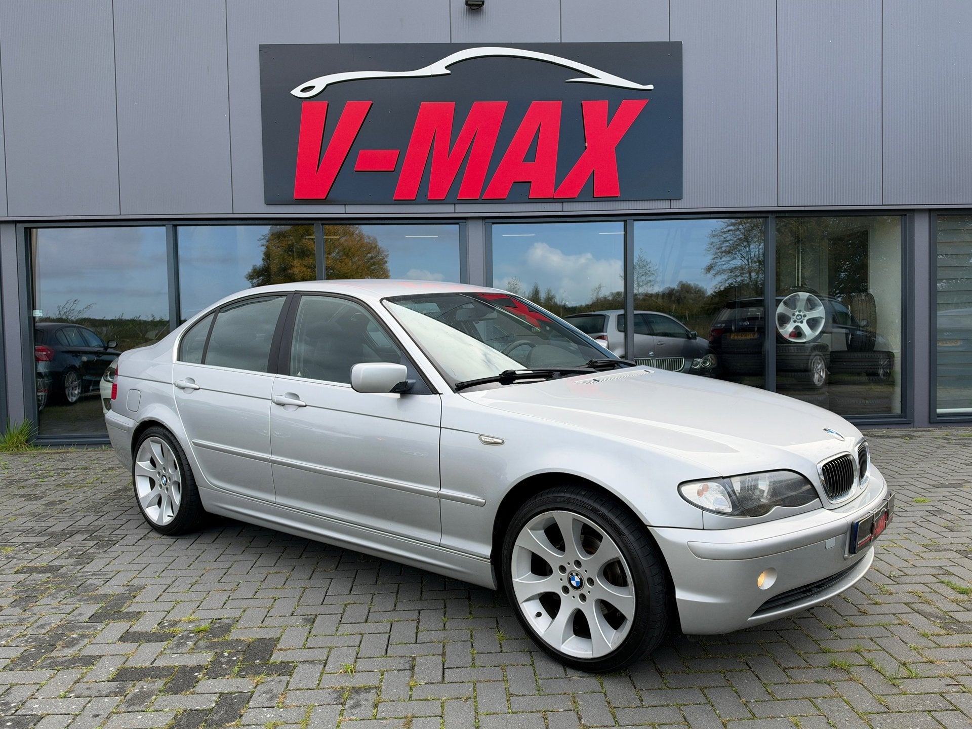 BMW 320i 2.2 AUT Special Exe NAP Leer Stoelvw Clima Trekhaak, Auto's, Achterwielaandrijving, Gebruikt, Verwarmde buitenspiegels