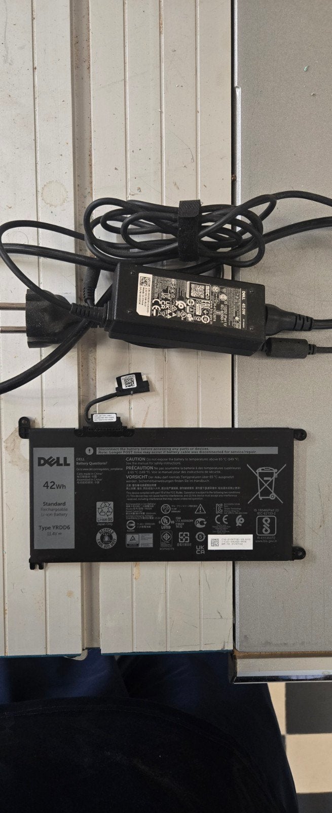 Dell laptop accu en voeding - Goed werkend, Ophalen of Verzenden, Gebruikt, Dell
