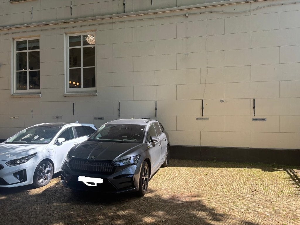Parkeerplaatsen te huur in Amsterdam centrum, Huizen en Kamers, Garages en Parkeerplaatsen, Amsterdam