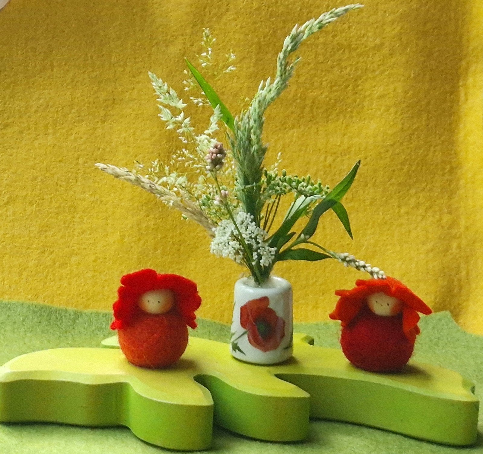 Klaproos bloemenkind popje Vrije School Seizoenstafel steker, Verzenden, Nieuw, Figuurtje(s), Wolvilt