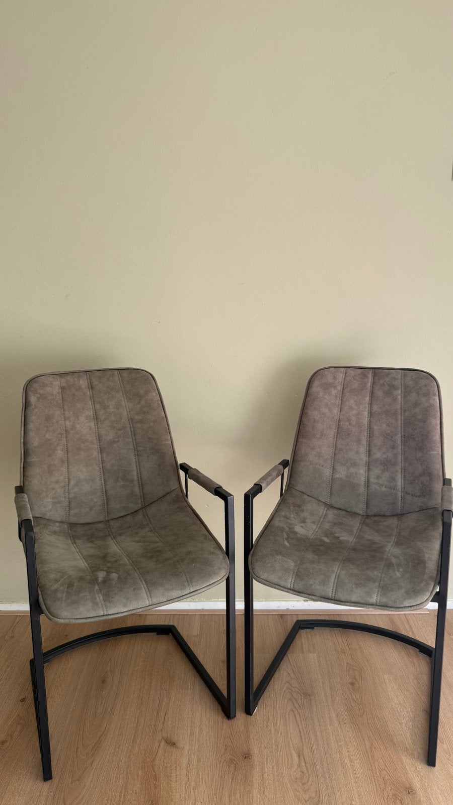 4 Comfortabele eetkamerstoel met armleuningen, Overige kleuren, Ophalen of Verzenden, Zo goed als nieuw, Vier