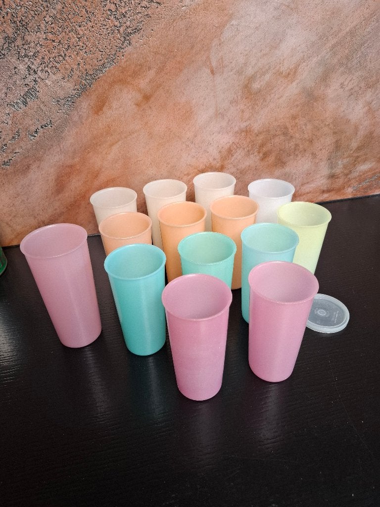 Tupperware bekers pastel - 12 stuks - vintage, Gebruikt, Overige kleuren, Beker of Kan, Ophalen of Verzenden