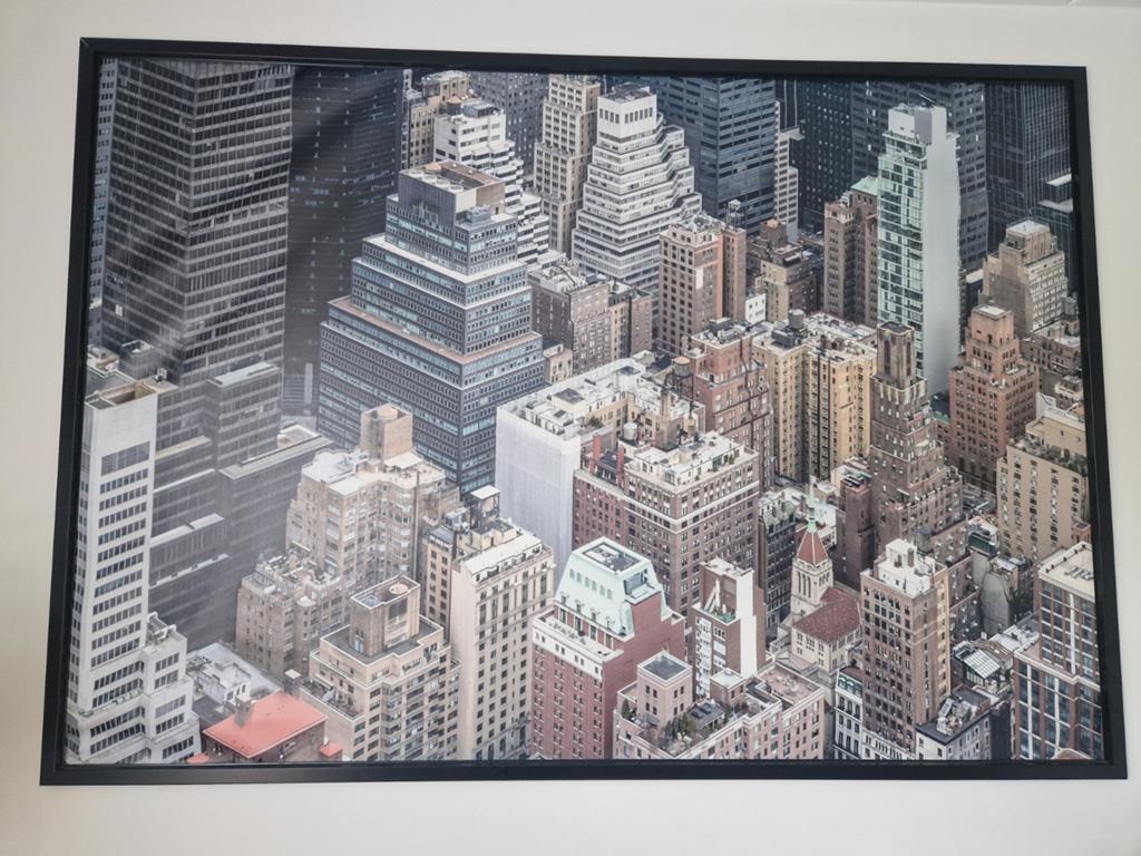 IKEA BJÖRKSTA poster New York City in zwarte lijst 200x140cm, Huis en Inrichting, Woonaccessoires | Schilderijen, Tekeningen en Foto's