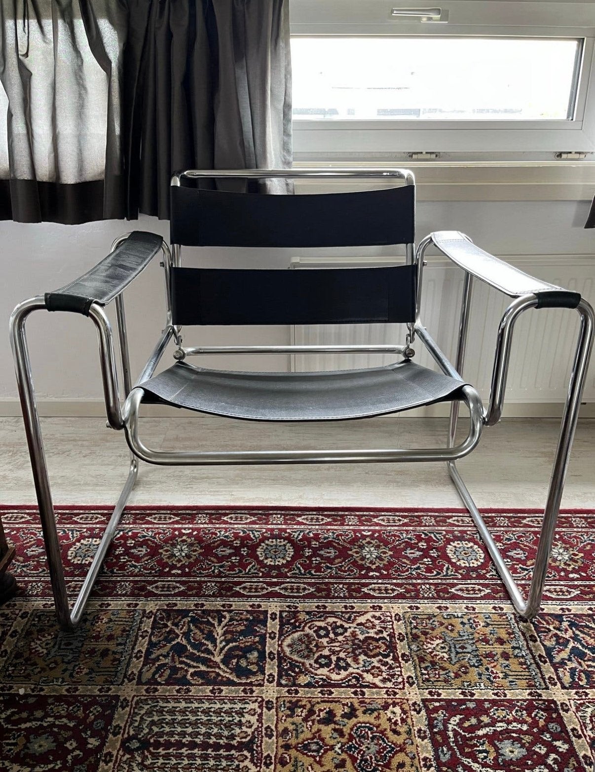 Wasilly chair - 2 stuks beschikbaar, Ophalen, Zwart