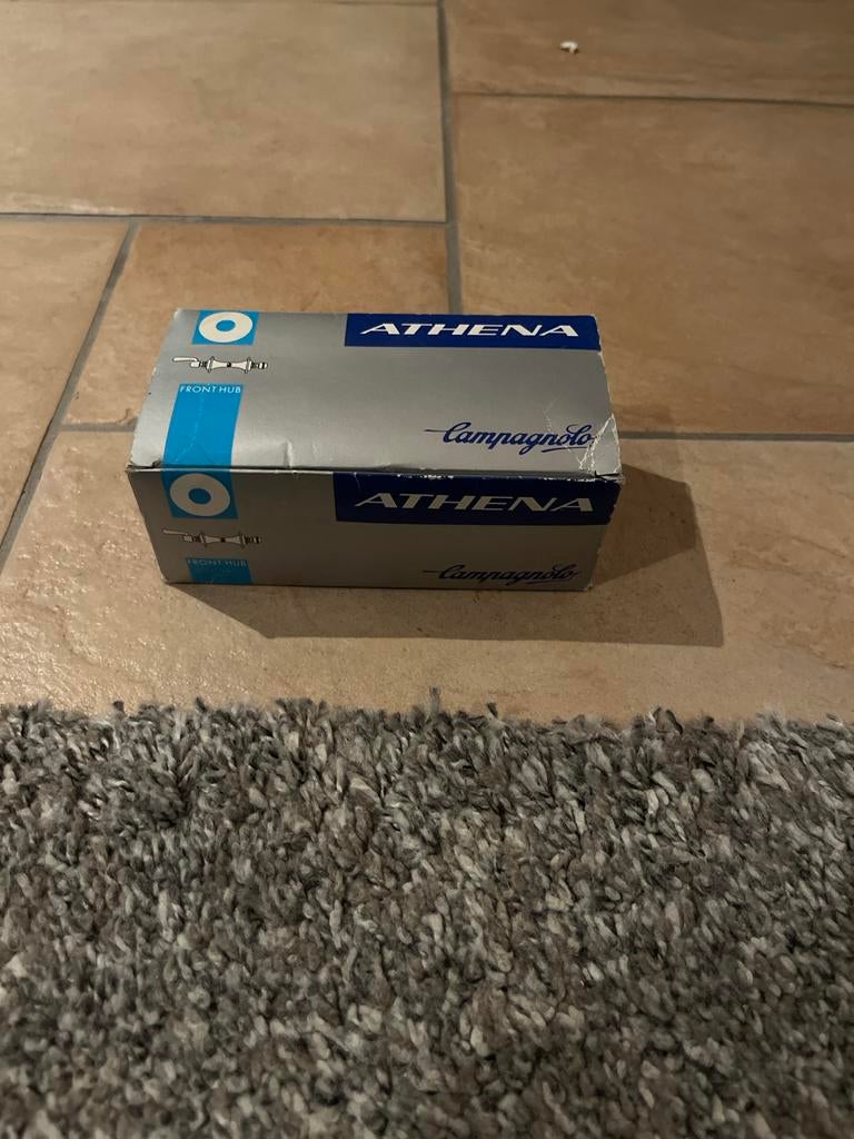Super nette Campagnolo Athena Voornaaf - Nieuw in doos, Fietsen en Brommers, Fietsaccessoires | Fietskleding, Ophalen of Verzenden
