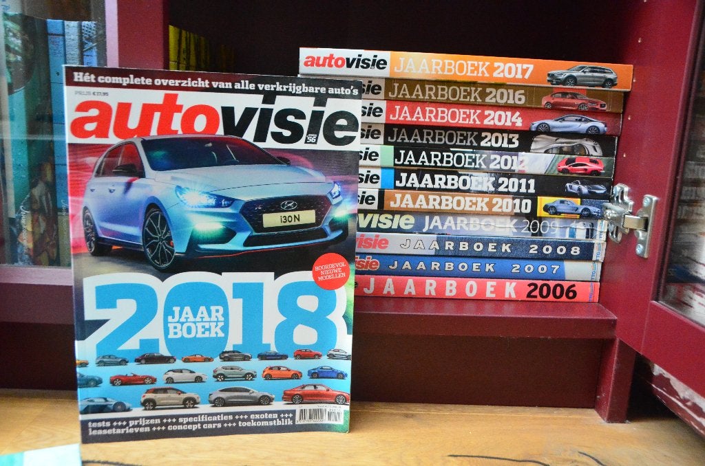 auto visie jaarboek, Ophalen, Zo goed als nieuw, Algemeen, Telegraaf Media groep