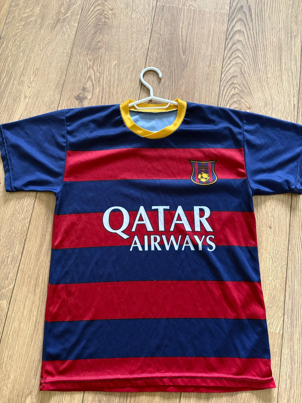 FC Barcelona Messi shirt - Qatar Airways - Maat 10-12 jaar, Ophalen of Verzenden, Gebruikt, Jongen, Shirt of Longsleeve