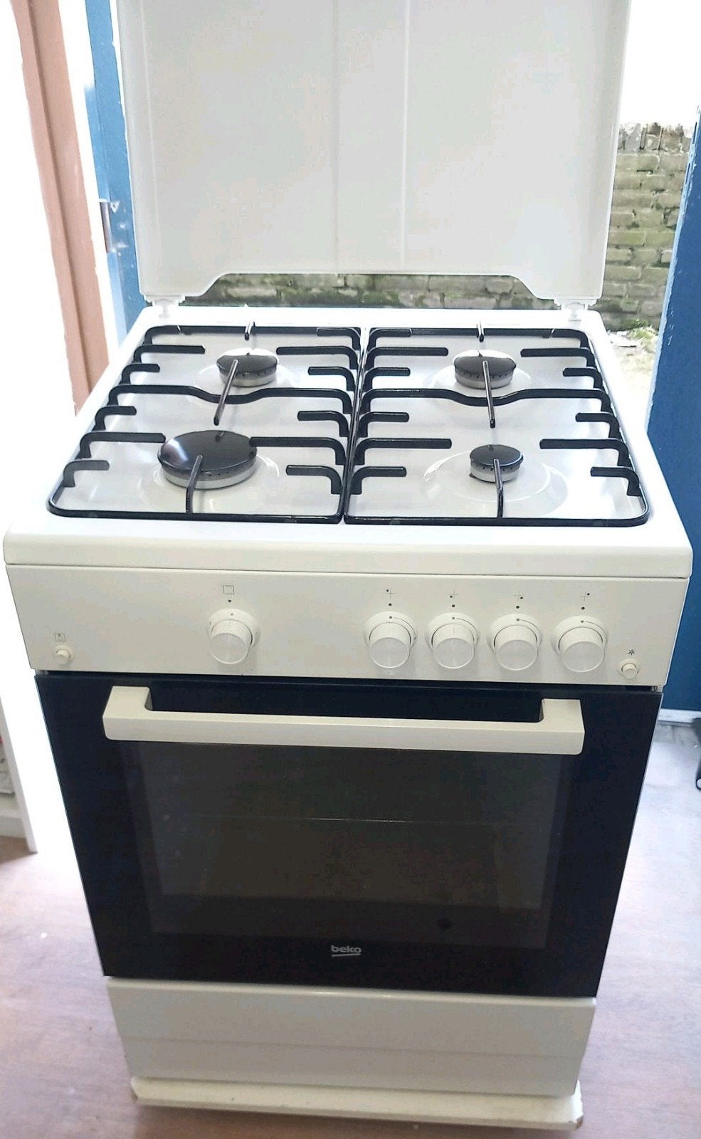 Fornuis Beko, Ophalen, 4 kookzones, Zo goed als nieuw, Gas