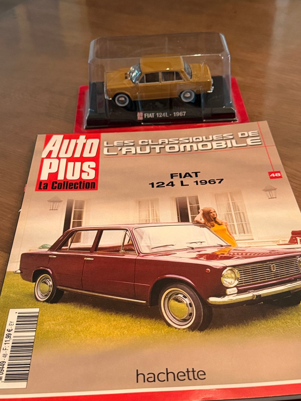 Fiat 124 L 1967 modelauto met Auto Plus magazine, Ophalen of Verzenden, Nieuw, Auto, Overige merken