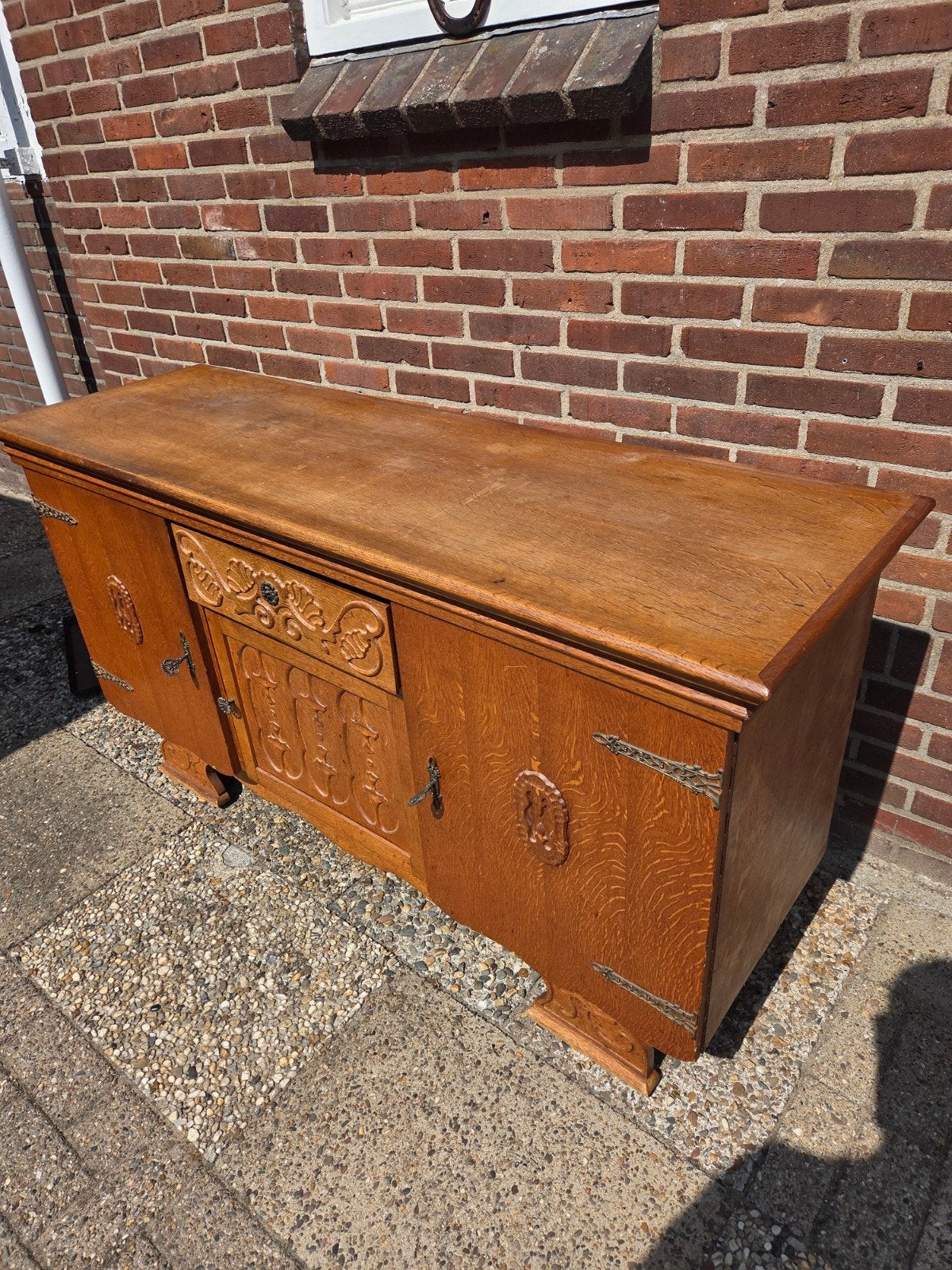 Antieke Eikenhouten Dressoir met Rijkelijk snijwerk, Ophalen