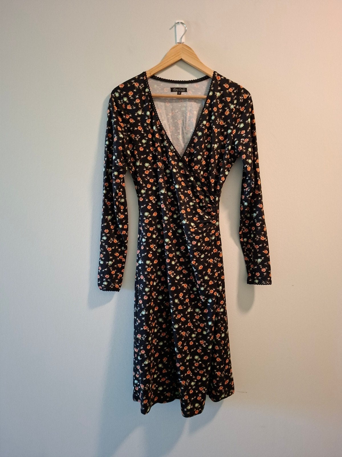 King Louie bloemetjes jurk met V-hals, maat M, Kleding | Dames, Jurken, Ophalen of Verzenden, Zo goed als nieuw, Maat 38/40 (M)