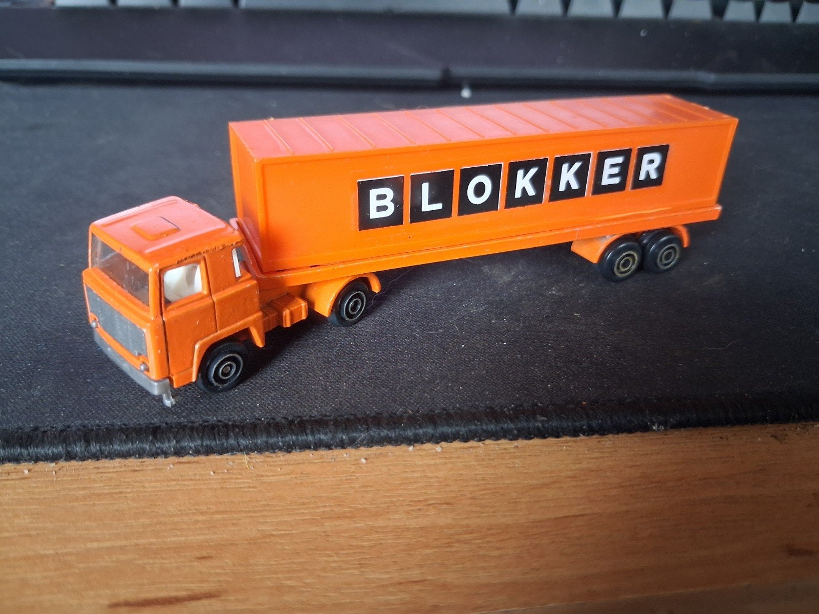 Playart Blokker vrachtwagen met oplegger, Ophalen of Verzenden, Gebruikt, Overige merken