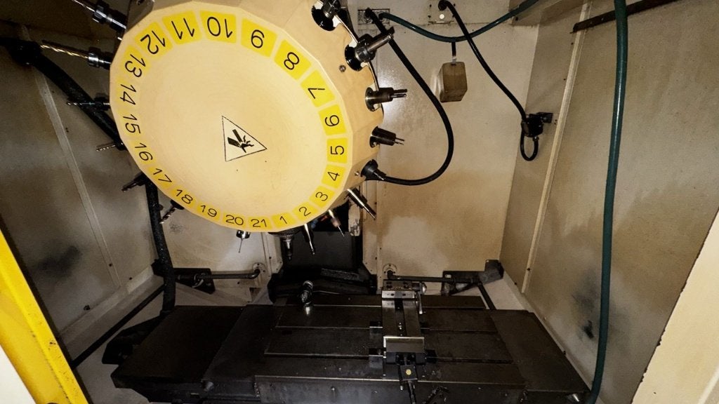 Machining center (vertical) FANUC Robodrill 4AX, Ophalen, Gebruikt, Metaal, Machine