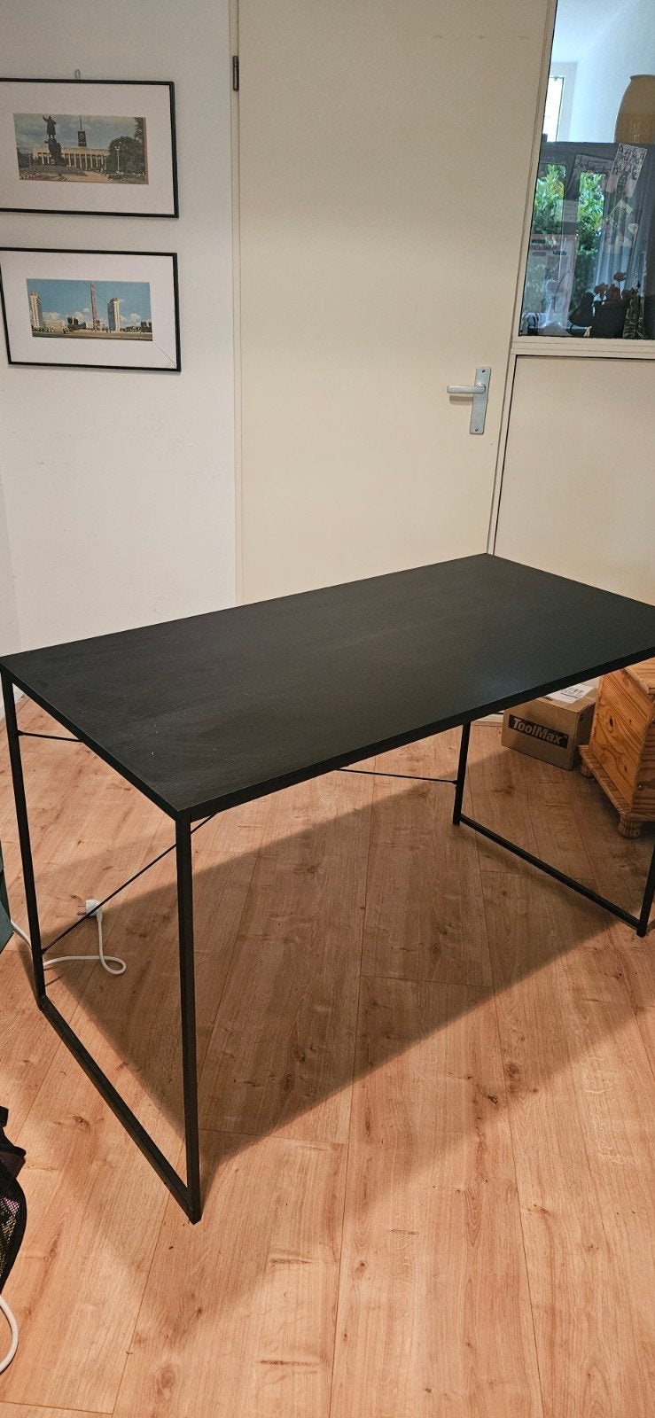 JYSK Vedde Bureau - Zwart (mist 1 schroef), Huis en Inrichting, Bureaus, Ophalen, Zwart, Zo goed als nieuw, Jysk