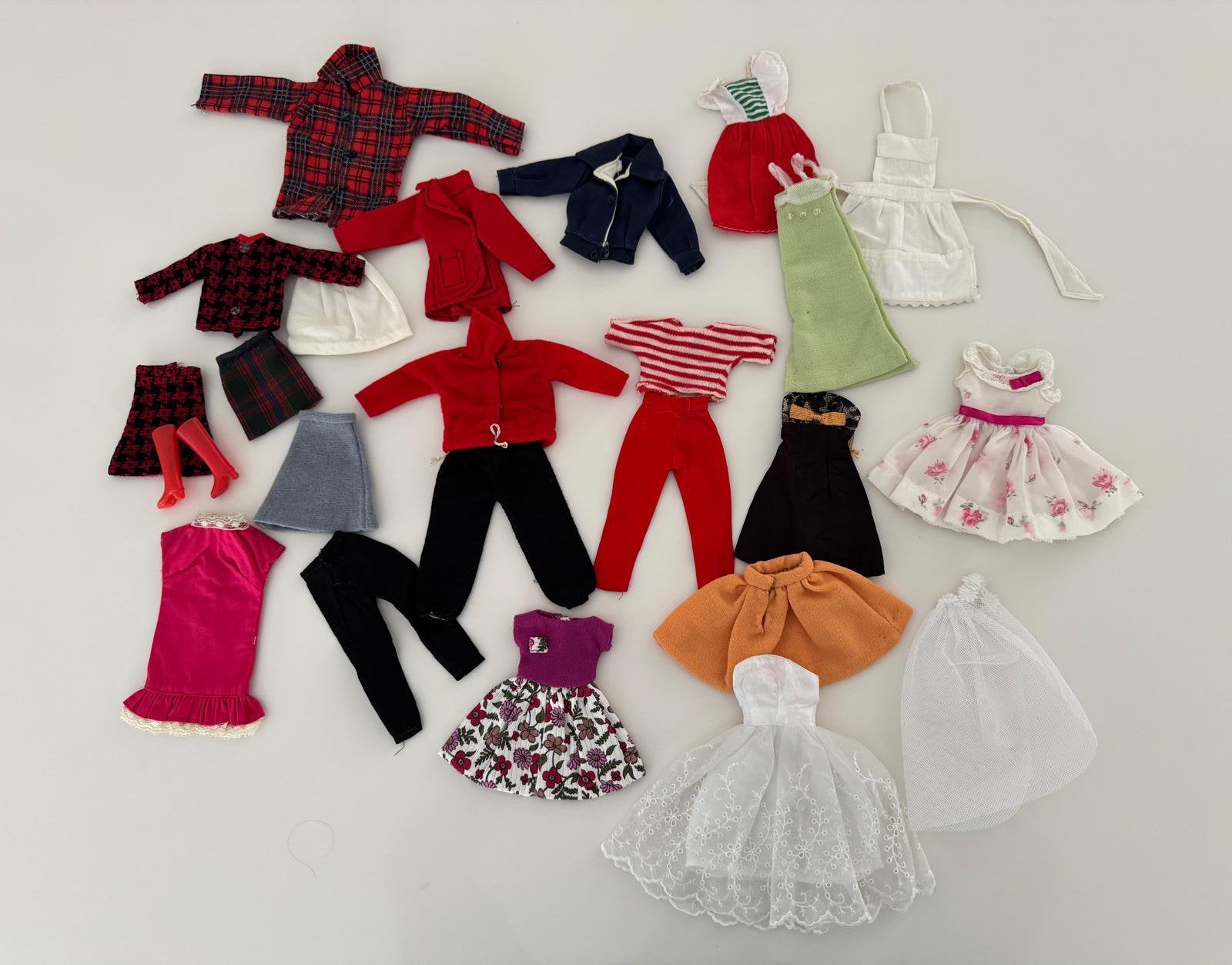 Vintage barbie sindy tressy skipper pop oude kleding partij, Verzamelen, Ophalen of Verzenden, Gebruikt, Kleertjes