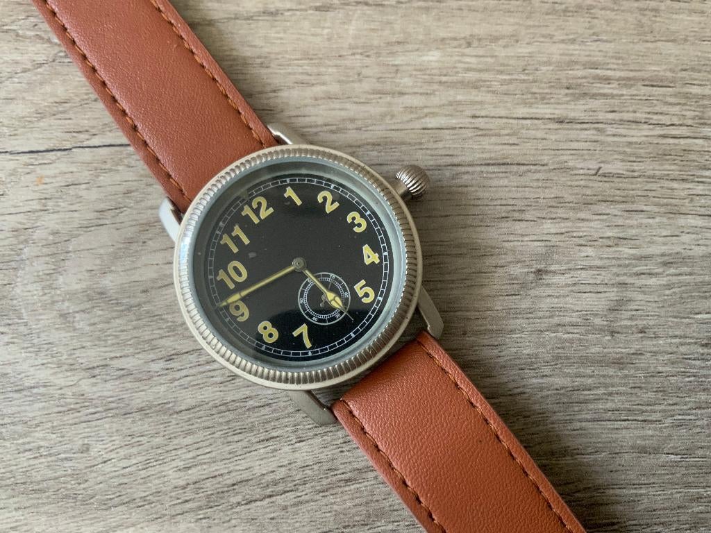 New old Stock Nieuw Heren Horloge Handopwinder Pilot Style, Staal, Met bandje, Breitling, Polshorloge