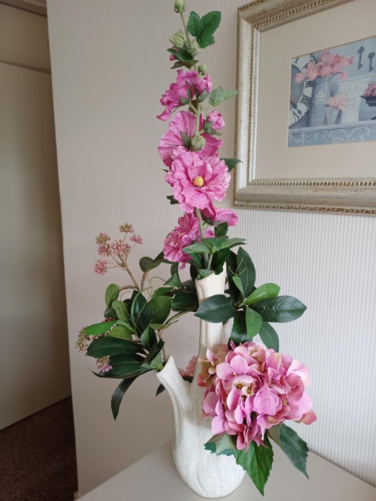 Prachtige tulpenvaas met zijde bloemen, nieuw., Overige kleuren, 50 tot 75 cm, Aardewerk of Porselein, Nieuw