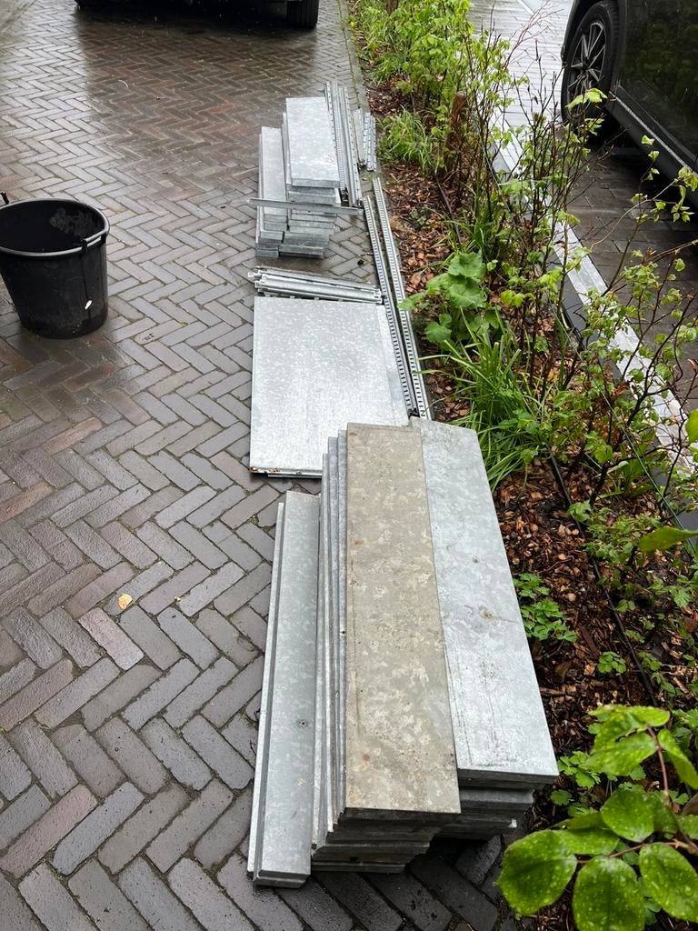 Stellingkast, Ophalen, Zo goed als nieuw