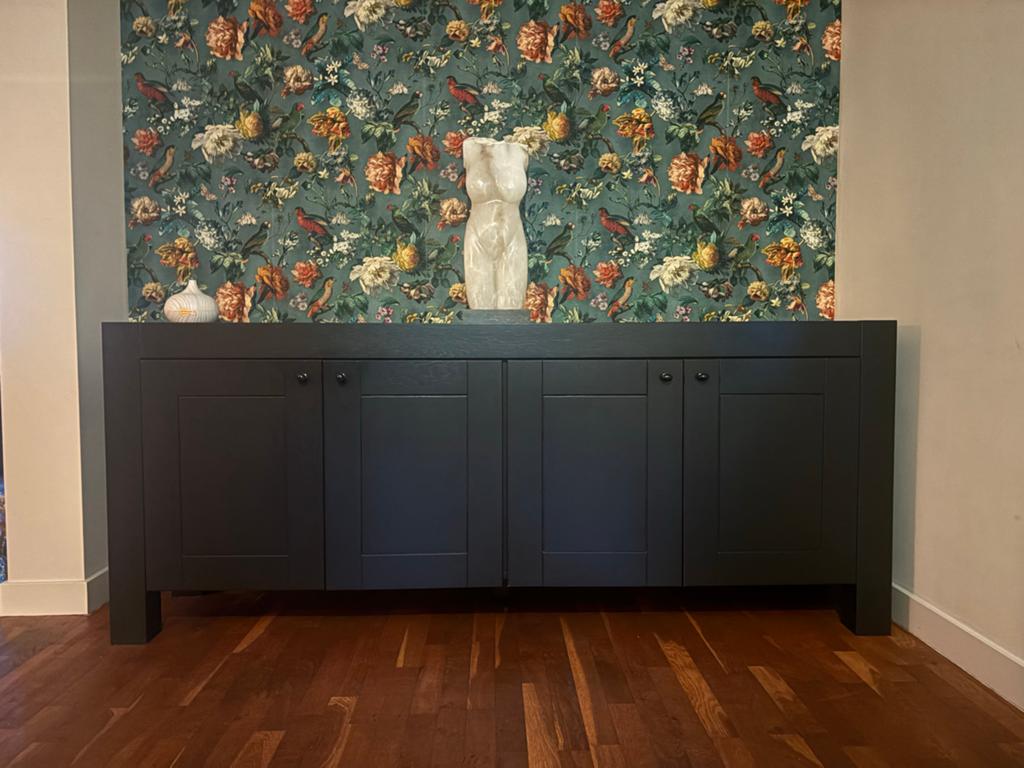 Zwart dressoir met 4 deuren en veel opbergruimte, Ophalen, 200 cm of meer, Overige houtsoorten, 50 tot 75 cm