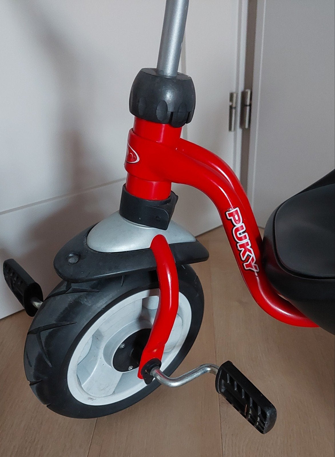 Puky peuterfietsje - Rood driewieler, Kinderen en Baby's, Speelgoed | Buiten | Voertuigen en Loopfietsen, Ophalen, Gebruikt, Trapvoertuig