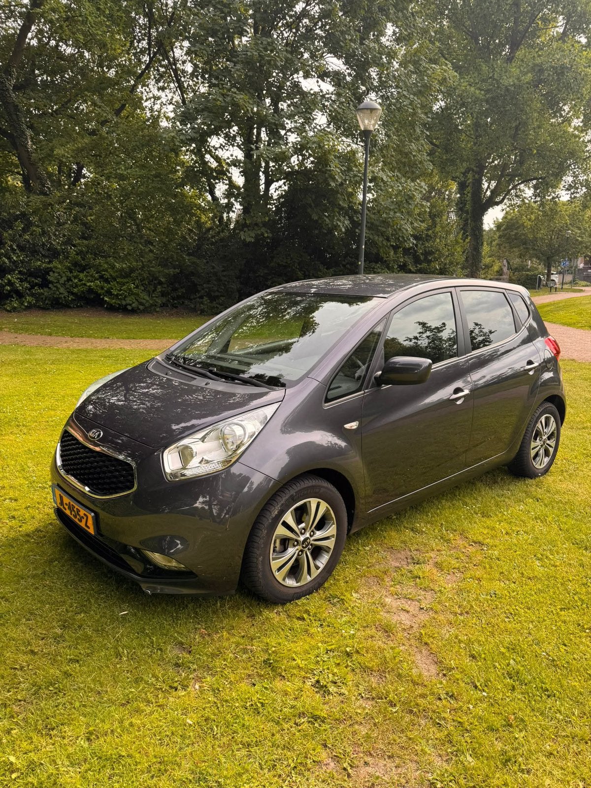 Kia Venga 1.4 Cvvt 2016 Grijs, Auto's, Kia, Particulier, Venga, Benzine, D, MPV, Handgeschakeld, Origineel Nederlands, Zilver of Grijs