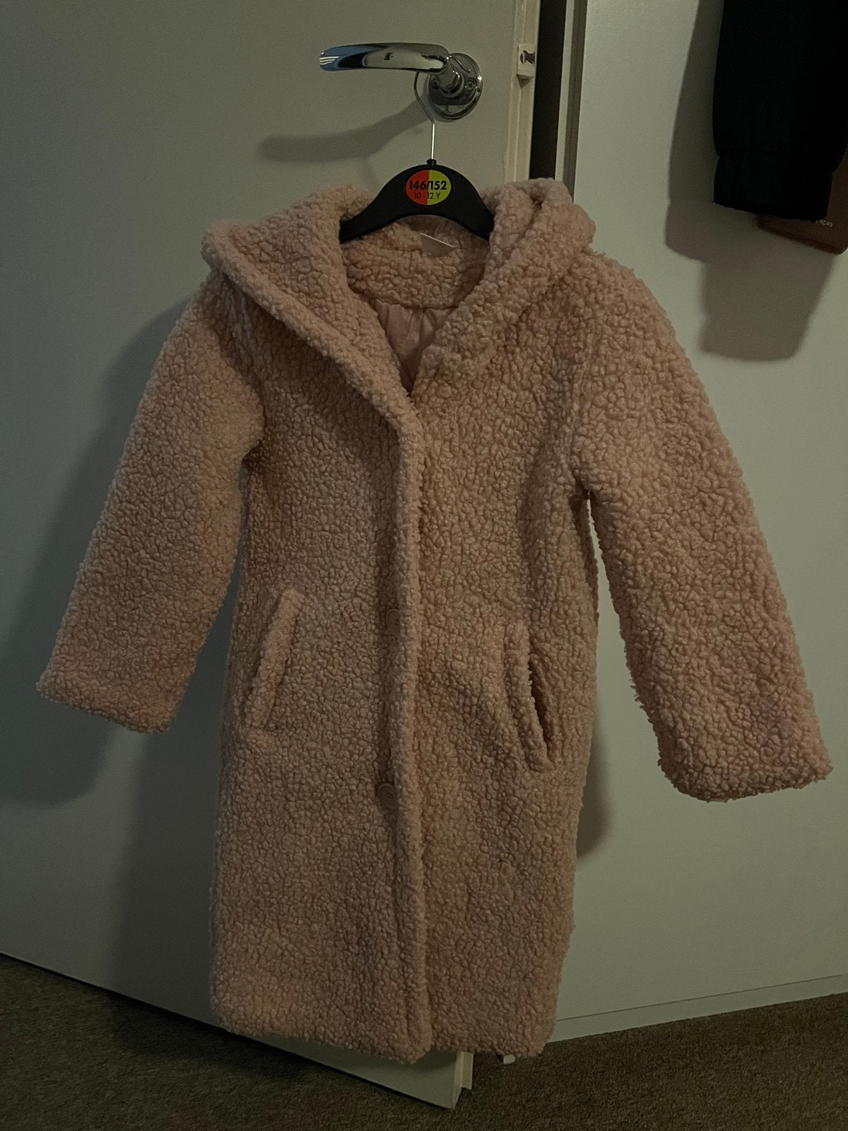 Roze teddy jas voor meisjes - Maat 122, Ophalen of Verzenden, Zo goed als nieuw, Meisje, Jas