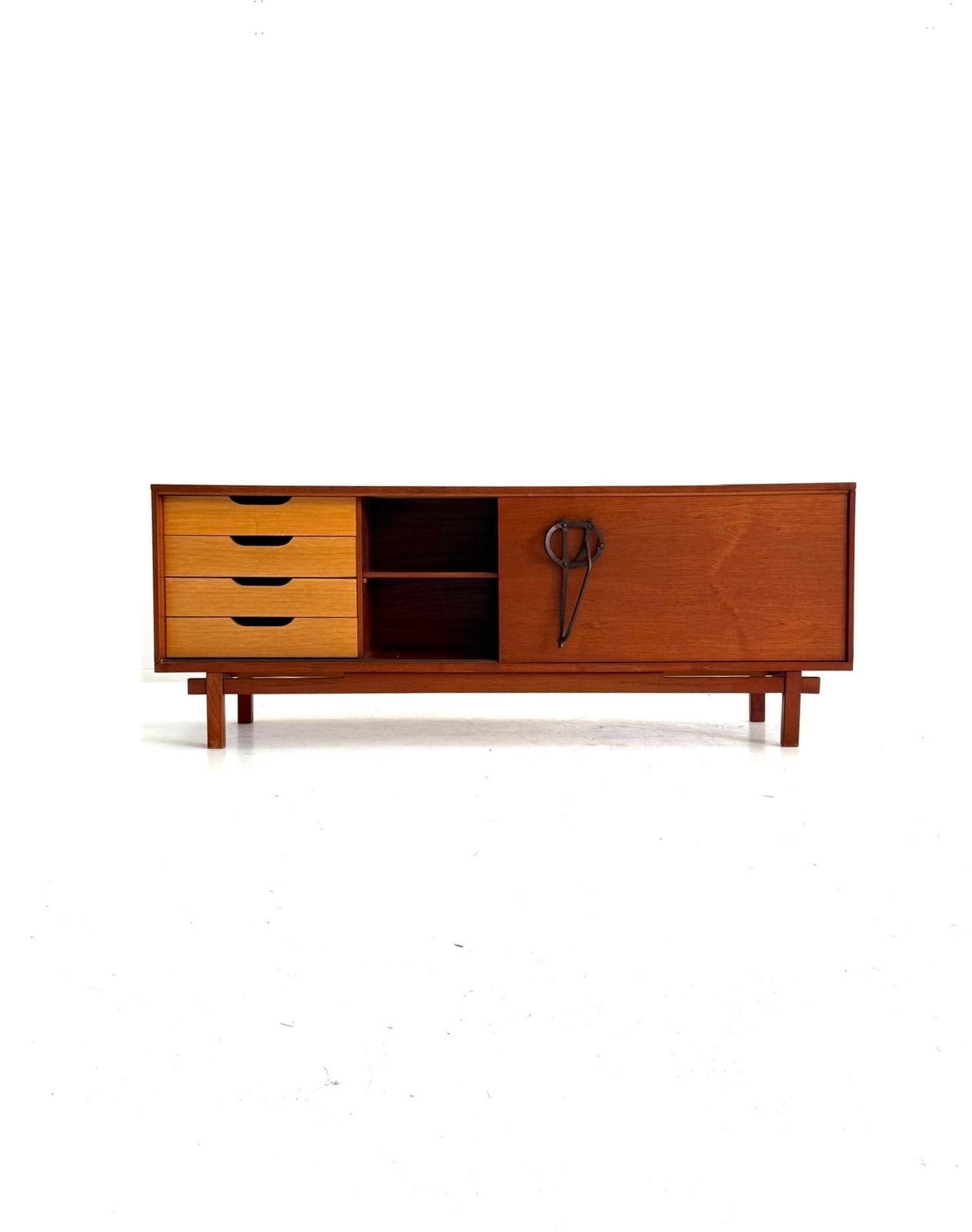 Vintage teakhouten sideboard, Jean Batenburg ‘60, Vintage retro buisframe design rotan webbing papercord deens, Jean Batenburg