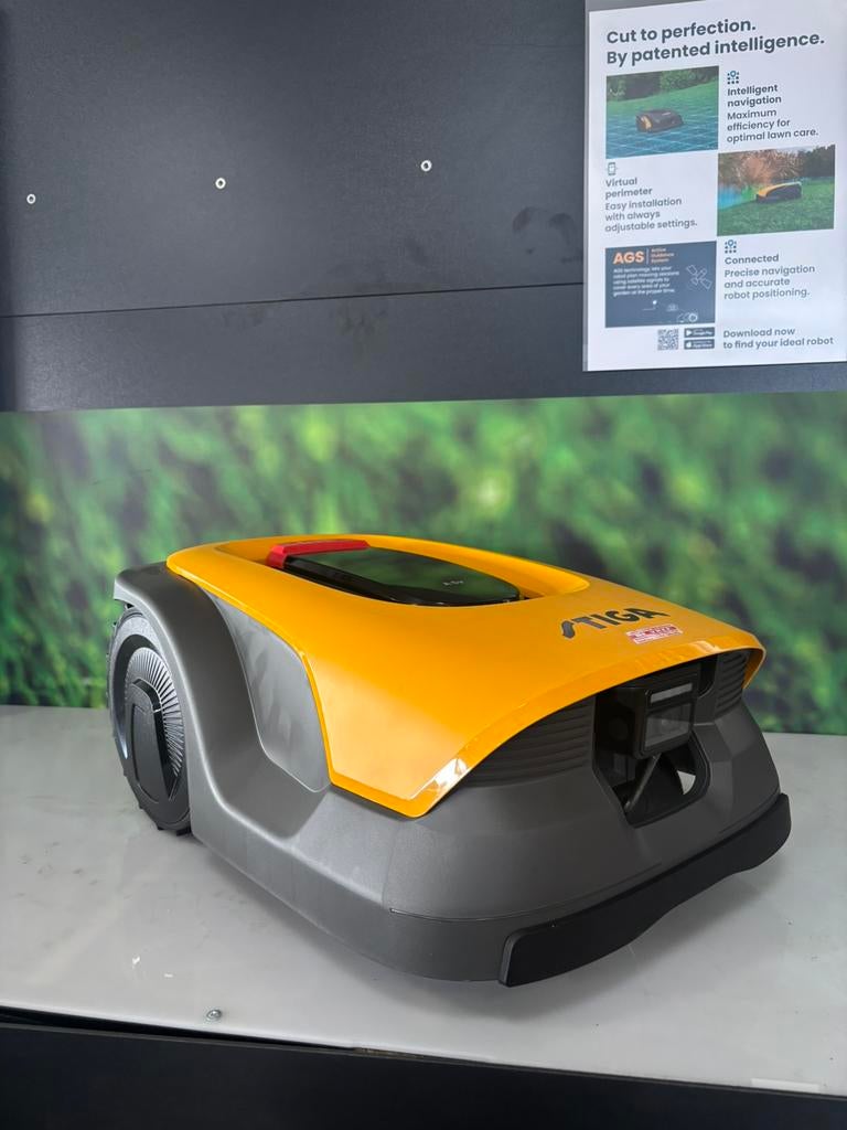 STIGA A8V GPS ROBOTMAAIER, Tuin en Terras, Ophalen of Verzenden, Zo goed als nieuw, 50 cm of meer