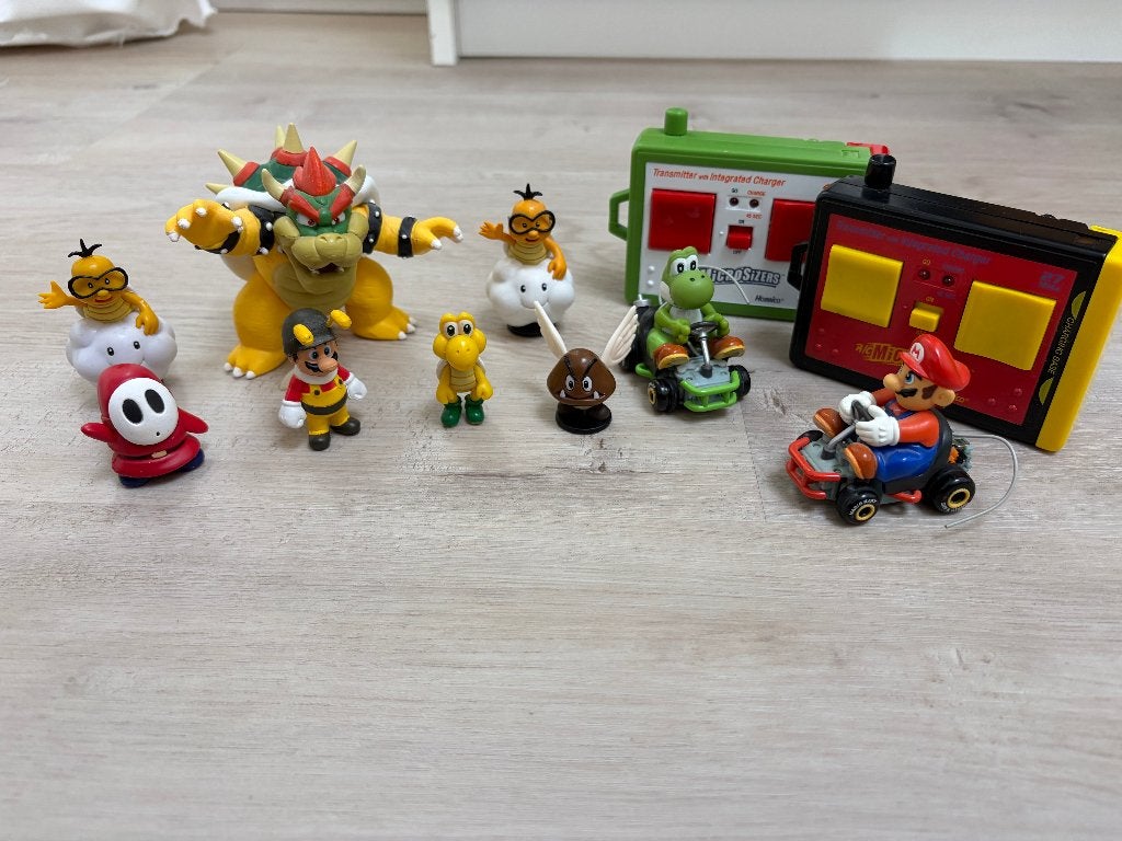 Super Mario collectie – figuren + MicroSizers RC karts, Ophalen of Verzenden, Zo goed als nieuw
