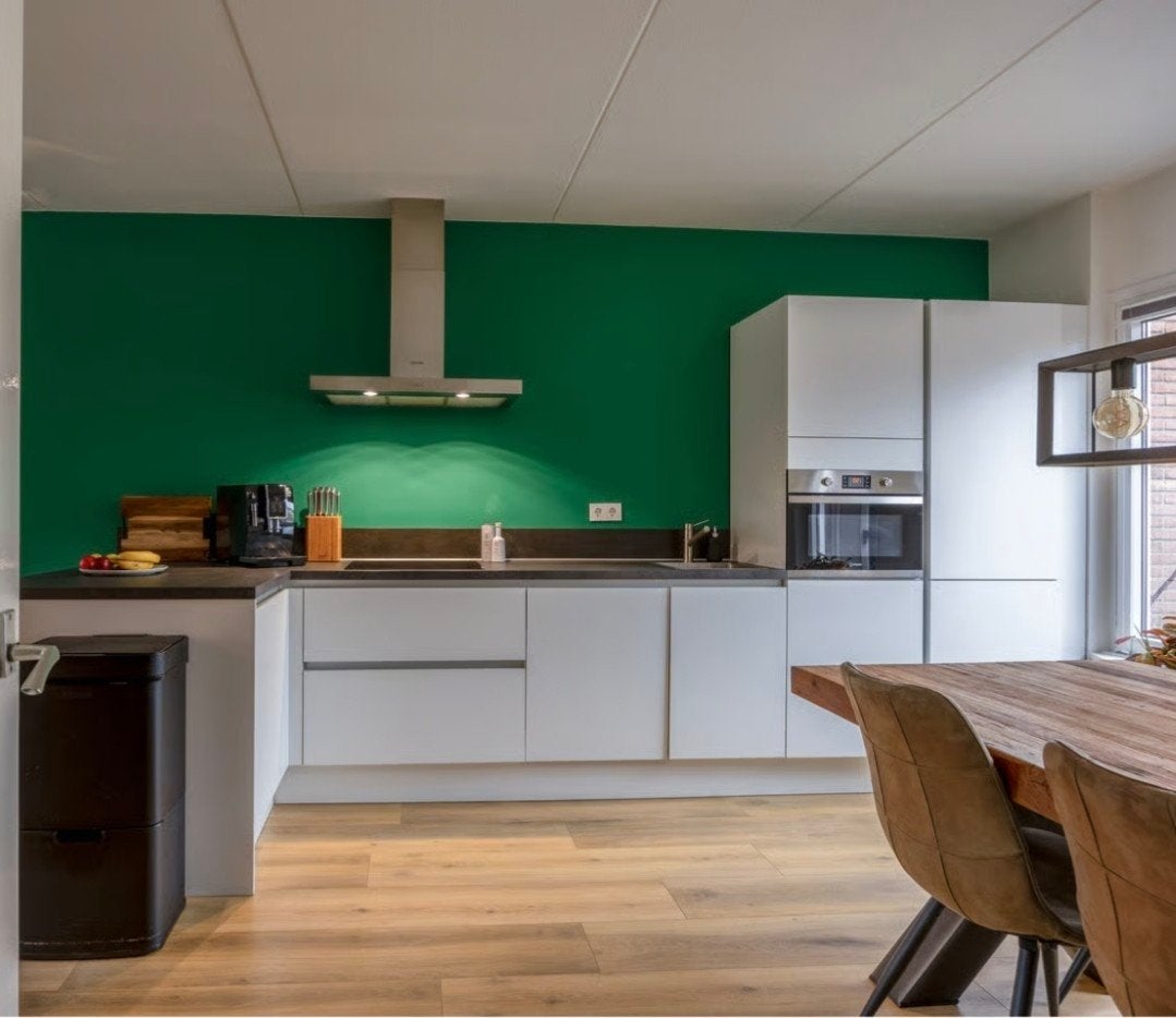 Witte keuken met schiereiland en Indesit inbouwapparatuur, Huis en Inrichting, Keuken | Complete keukens, Ophalen, Overige materialen