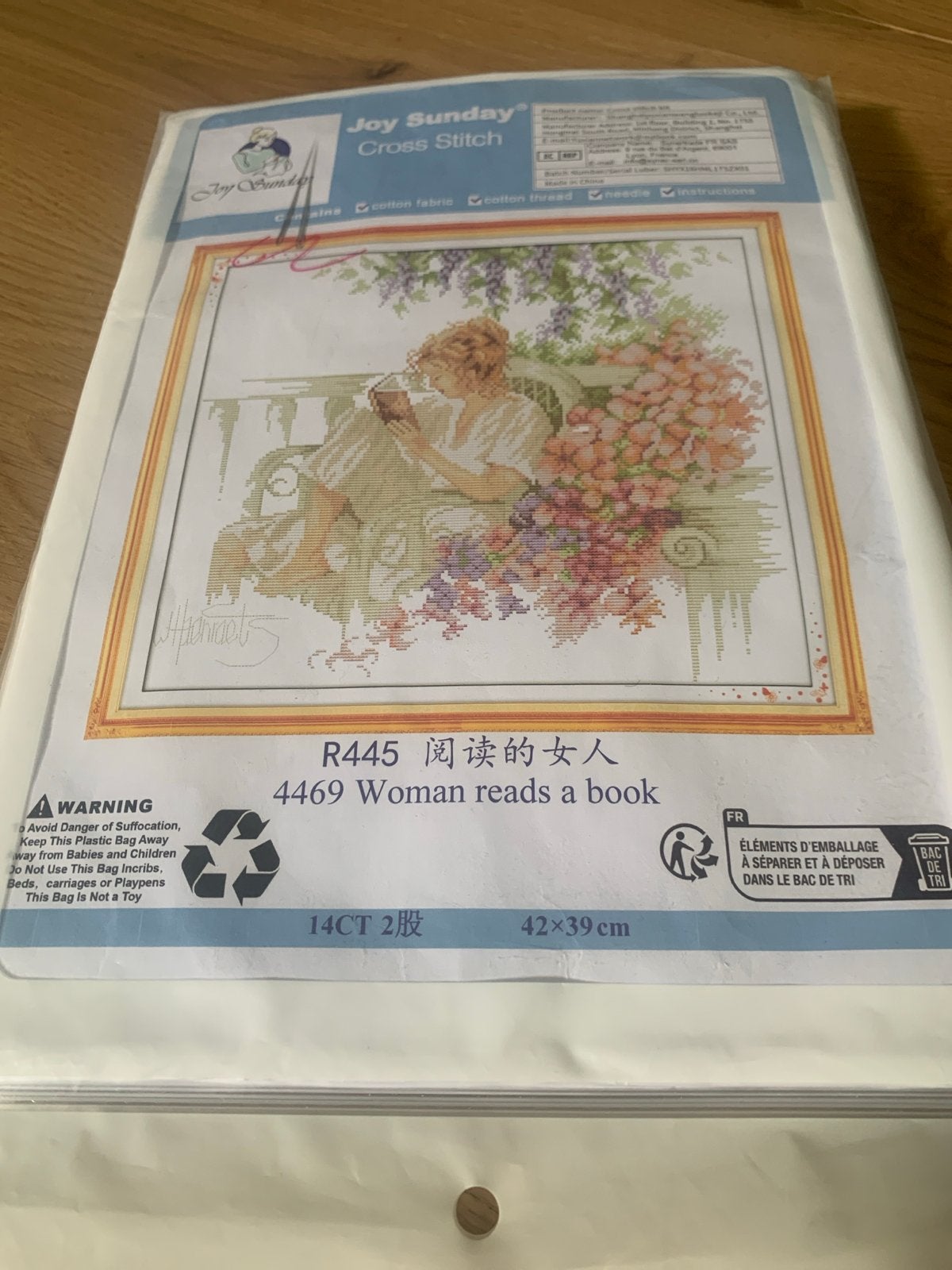 Joy Sunday Kruissteekpakket - Vrouw leest een boek, Ophalen, Zo goed als nieuw, Handborduren, Borduurpakket