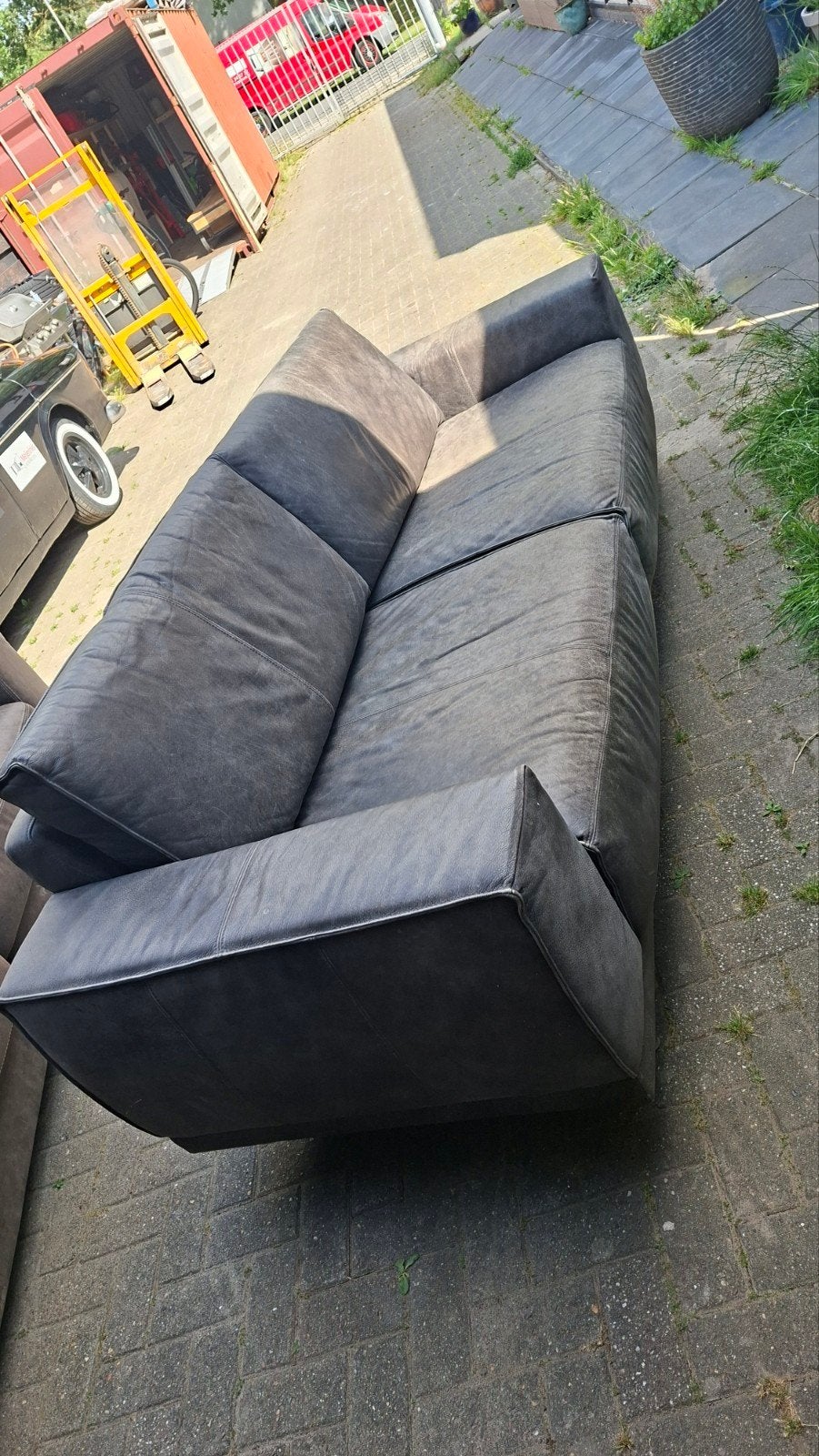 Gratis leren bank - 240cm breed, Huis en Inrichting, Banken | Bankstellen, Gebruikt, Leer, Ophalen of Verzenden, Rechte bank