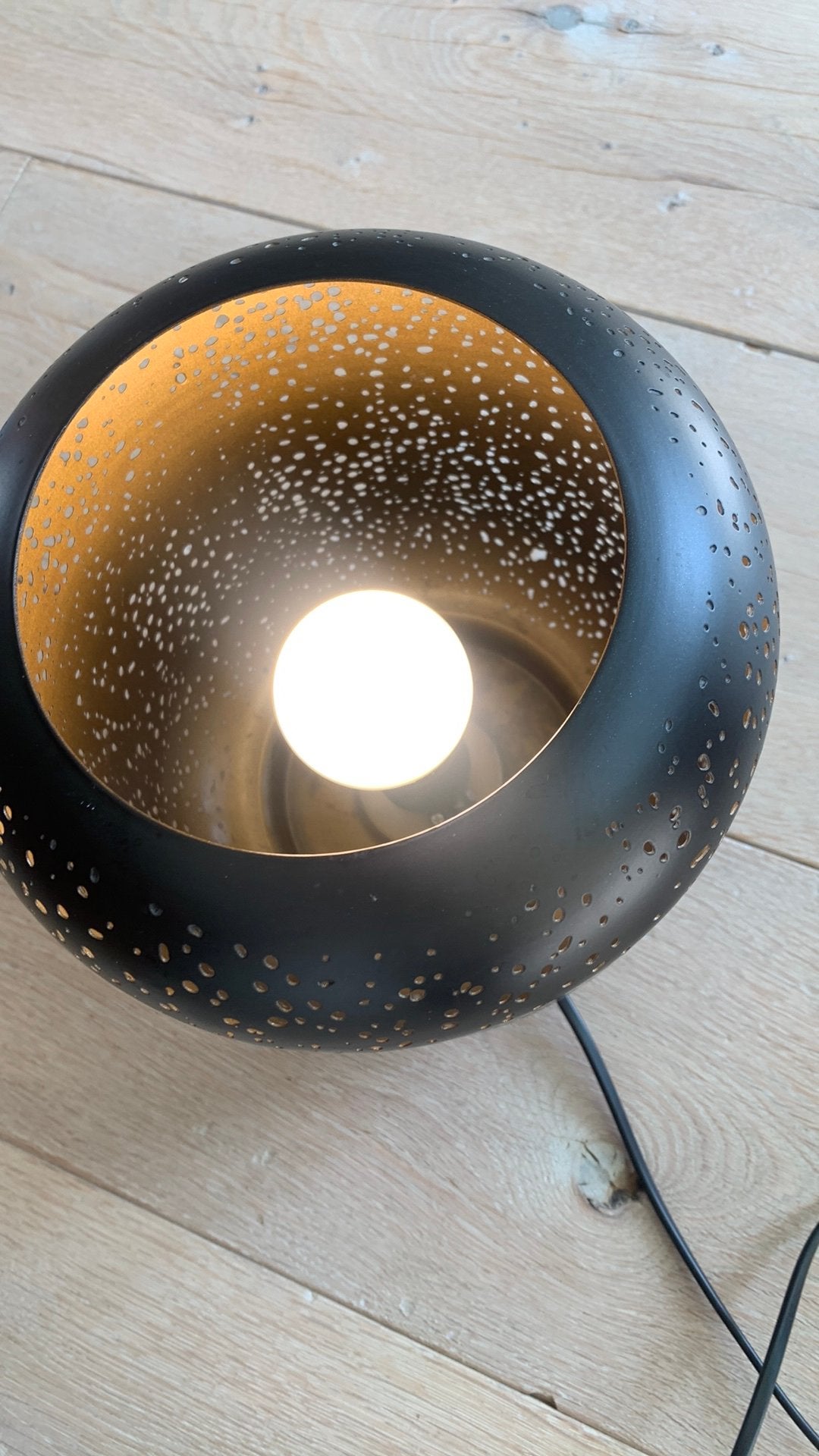 Sfeervolle Nachtlamp/Leeslamp - Zwart met Gouden Binnenkant, Huis en Inrichting, Ophalen, Zo goed als nieuw