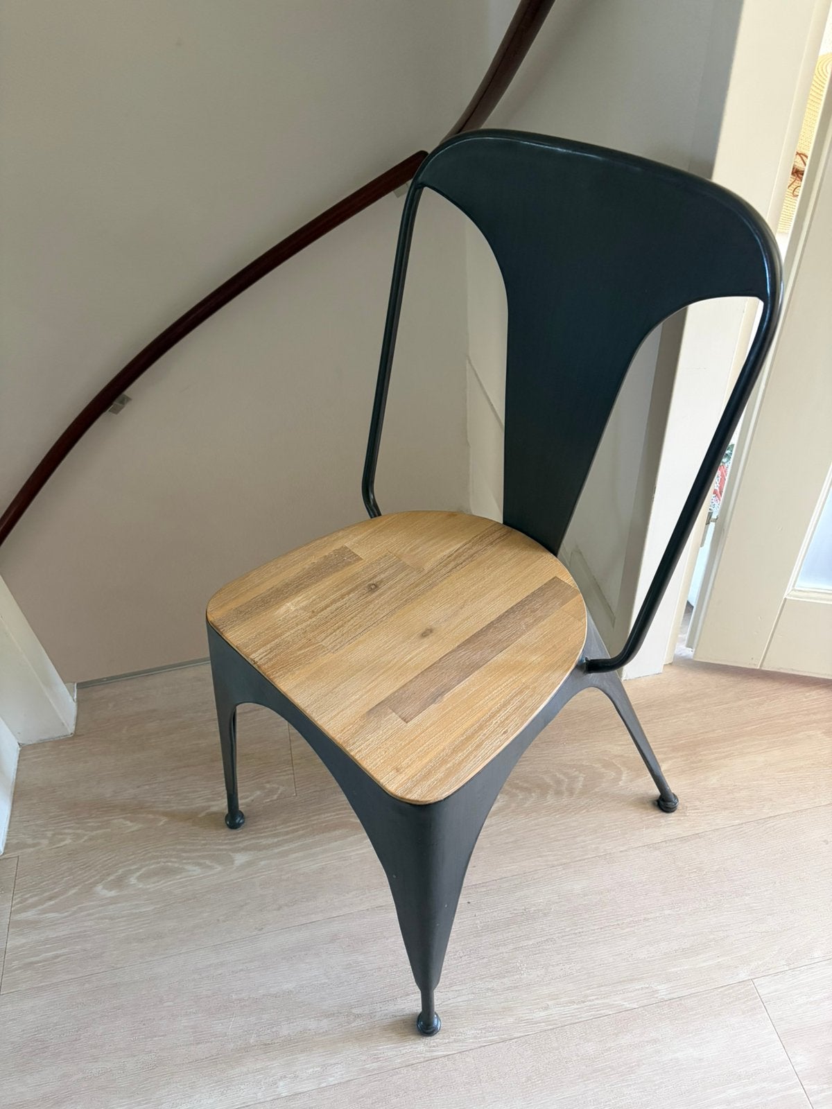 Eetkamer- bureau stoel, Ophalen, Zo goed als nieuw, Eén